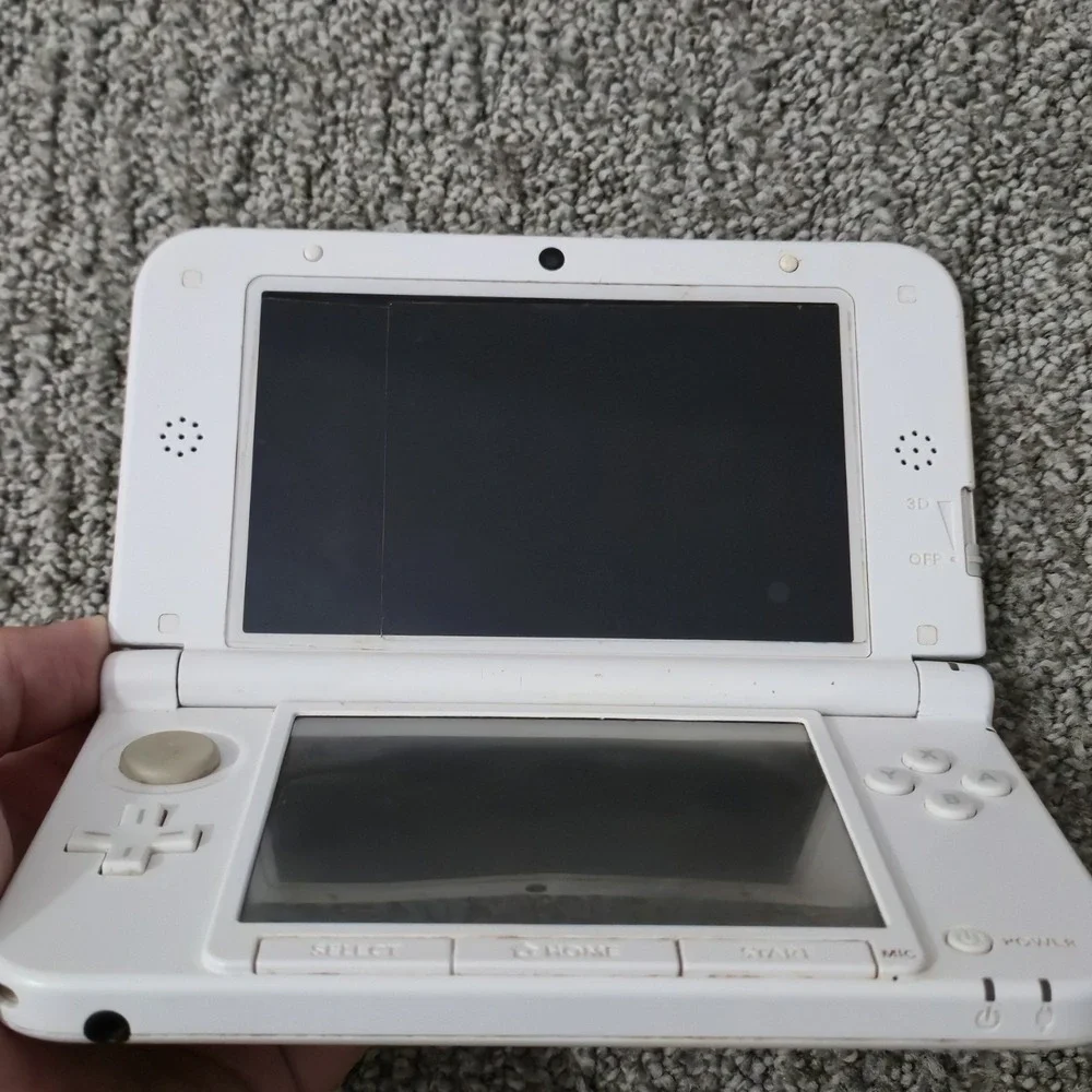 Nintendo 3DS XL Console - Yoshi Special Edition - USED - No Charger READ